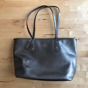 Coach leather shoulder tote bag metallic grey
